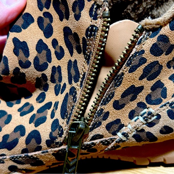 Skechers Relaxed Fit Bootie 9.5 - Picture 8 of 10